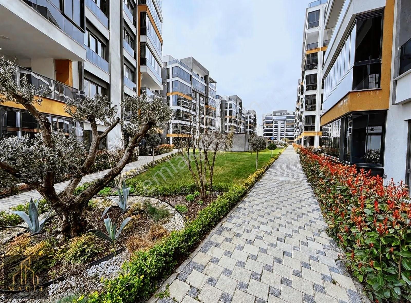 Macit'den Balkan Mah.vadi Life Sitesinde 3+1 Eşyasız Daire - Görsel 11