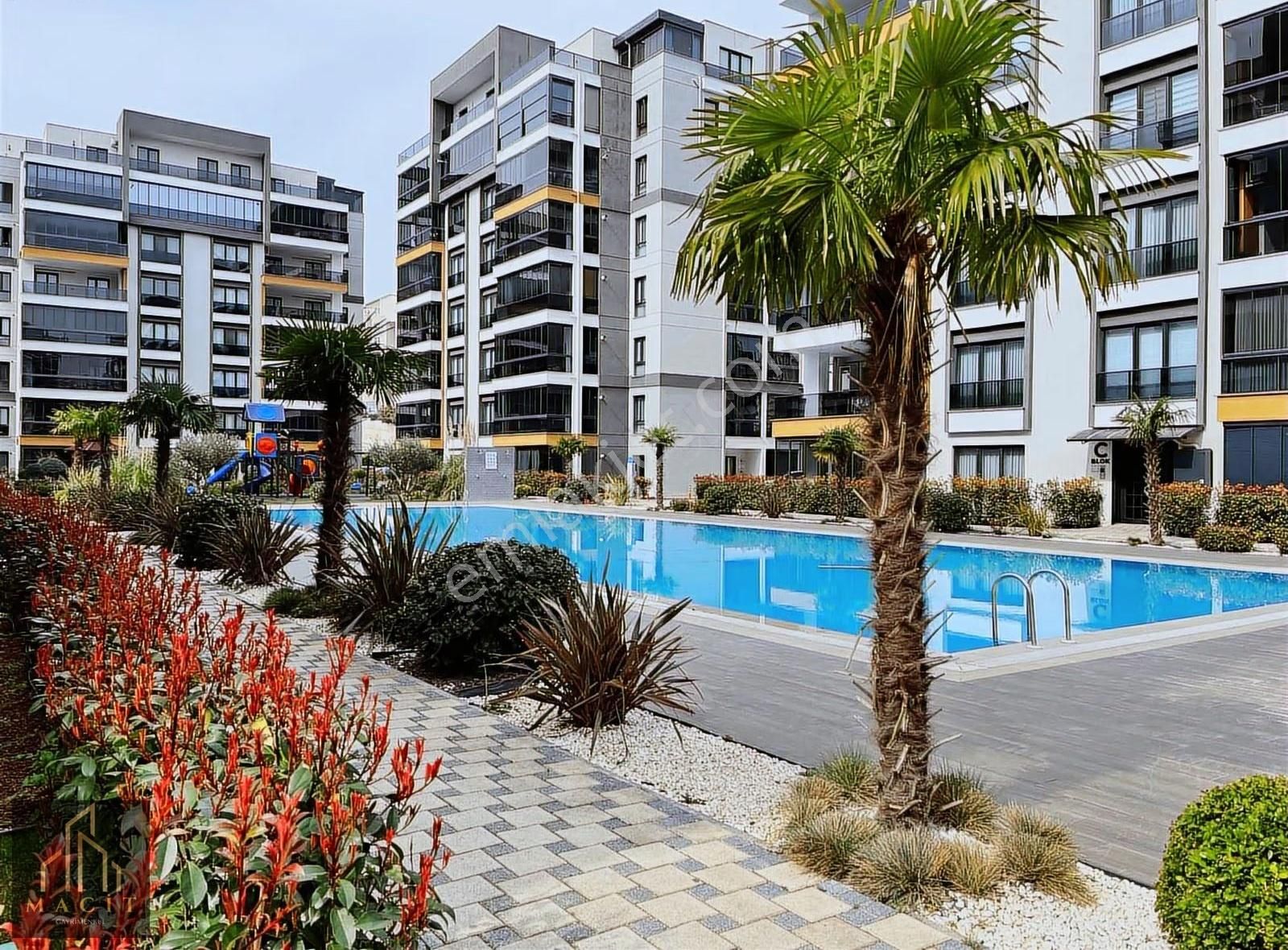 Macit'den Balkan Mah.vadi Life Sitesinde 3+1 Eşyasız Daire