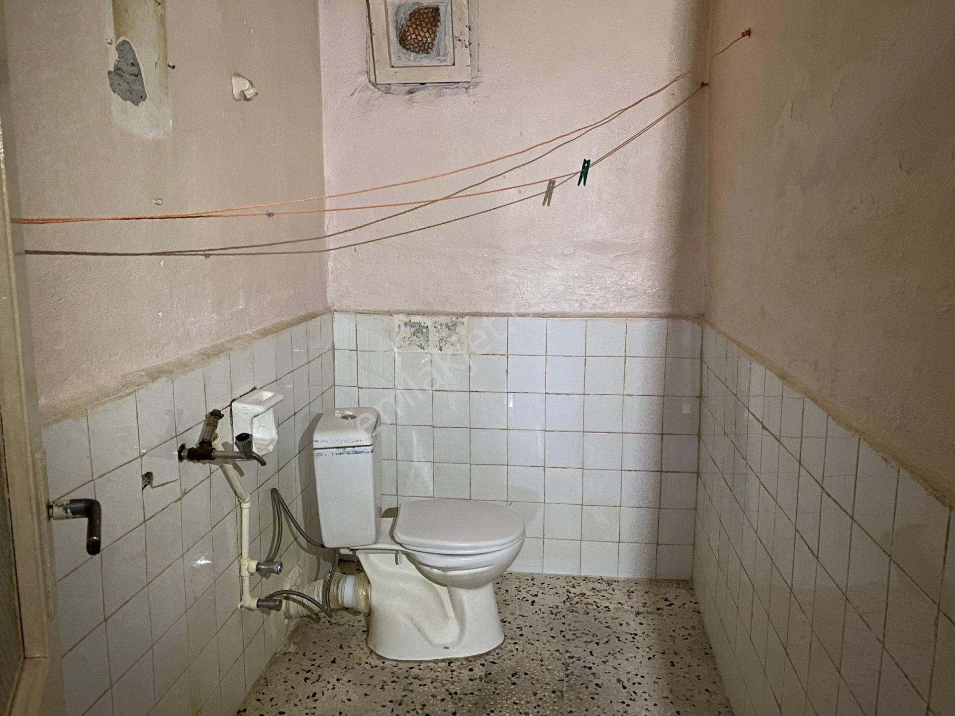 Avrupa Emlak Tan Menderes Mh 60m²1+1 Yarım Bodrum,doğalgazsız,sobalı,menderes Metroya Yakın(bekara) - Görsel 2