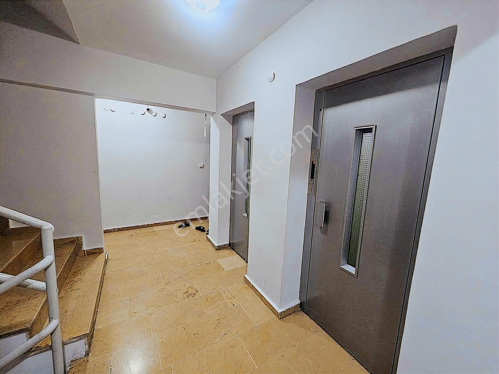 Beykent Metrobüs Durağına Yakın Kiralık 3+1 Daire - Görsel 32