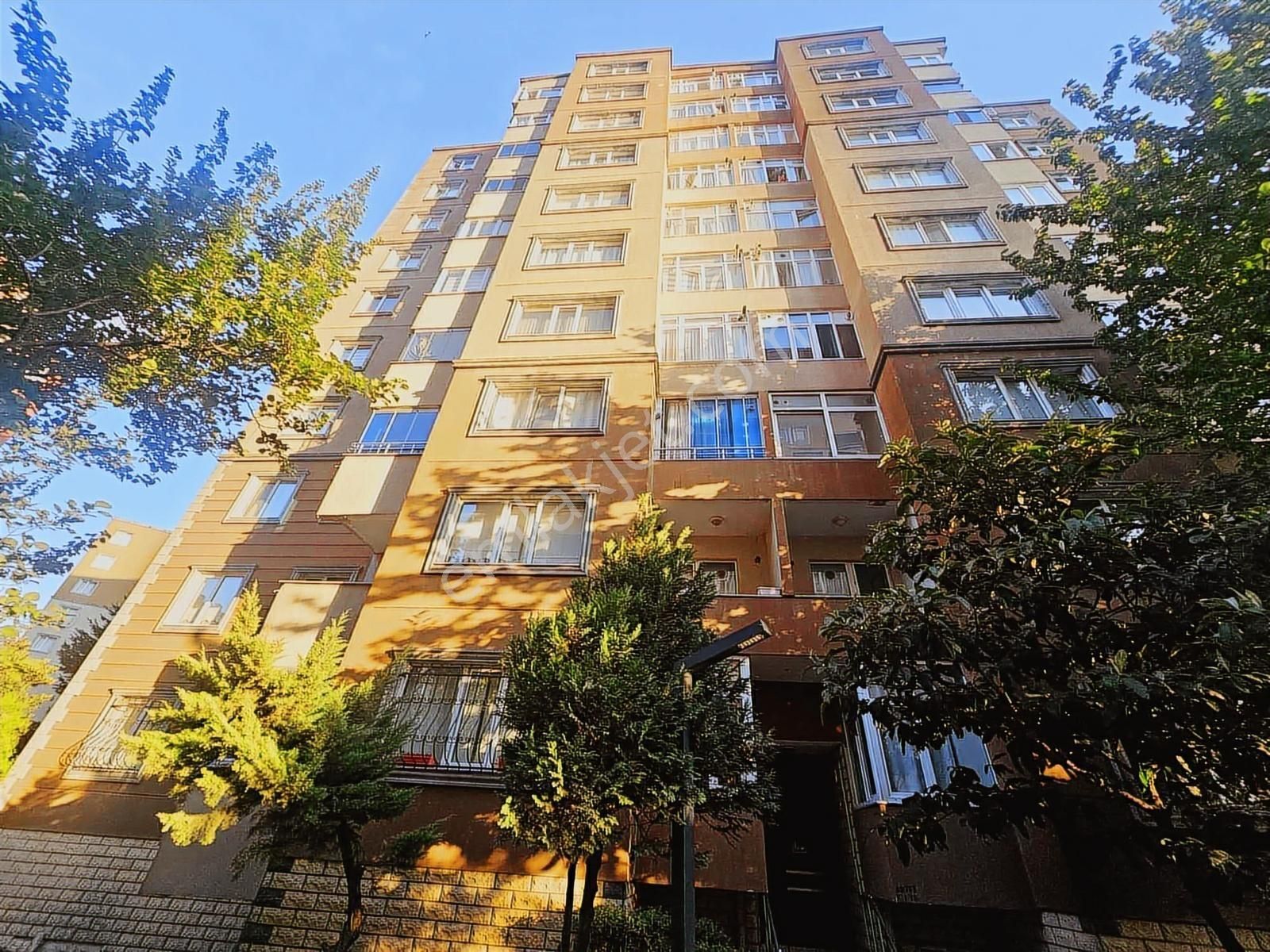 Beykent Metrobüs Durağına Yakın Kiralık 3+1 Daire