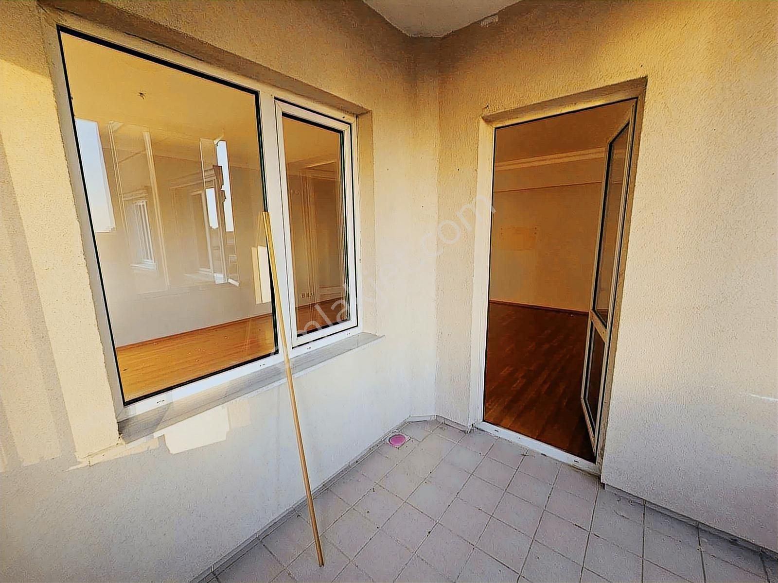 Beykent Metrobüs Durağına Yakın Kiralık 3+1 Daire - Görsel 15