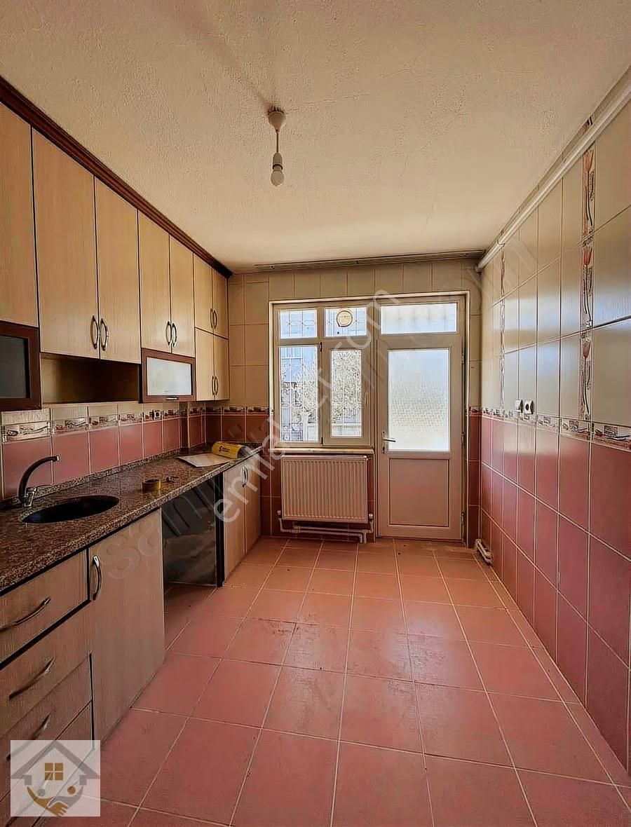 Meydan Mahallesi Satılık Müstakil Ev Ve Arsası - Görsel 4