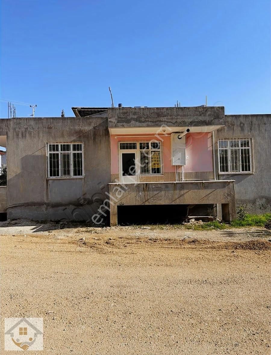 Meydan Mahallesi Satılık Müstakil Ev Ve Arsası