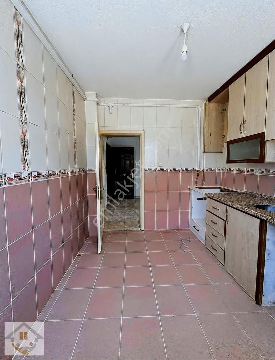 Meydan Mahallesi Satılık Müstakil Ev Ve Arsası - Görsel 3