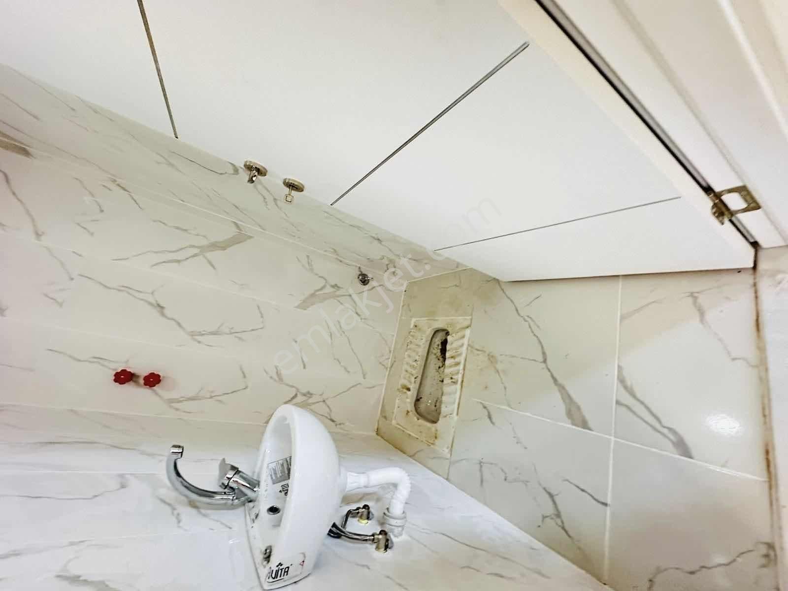 V.karşıyaka'da Havuzlu Tramvaya Adım Mesafede Her Şeyi Ayrı 2+1 - Görsel 10