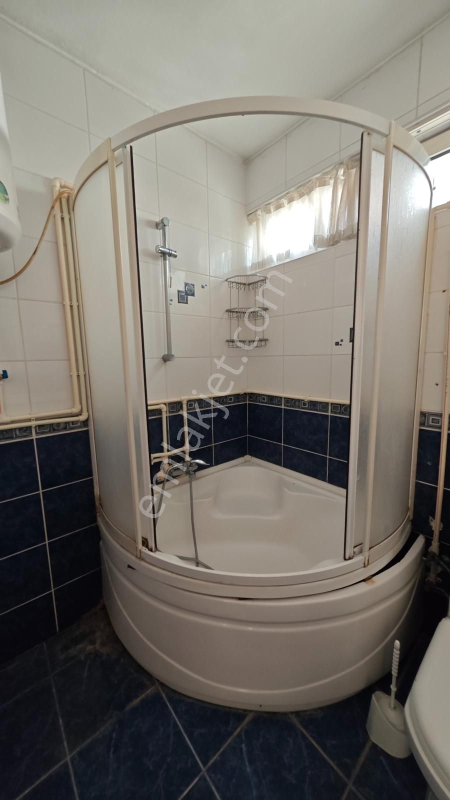 Barbaros Bulvarı Ertuğrul Sitesinde Otoparklı Klimalı Daire - Görsel 6