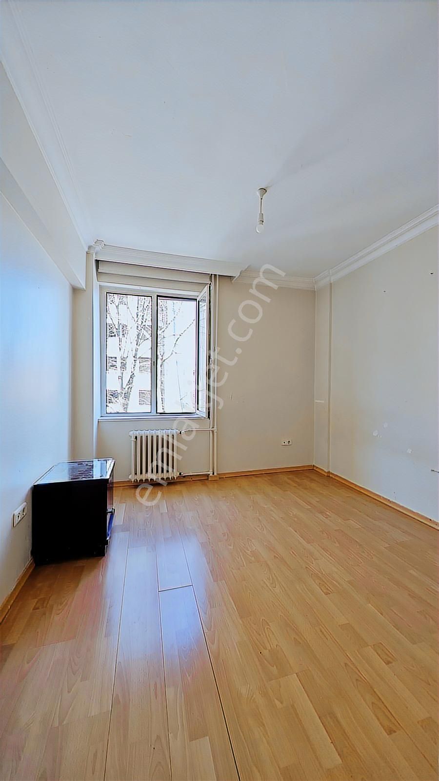 Barbaros Bulvarı Ertuğrul Sitesinde Otoparklı Klimalı Daire - Görsel 14