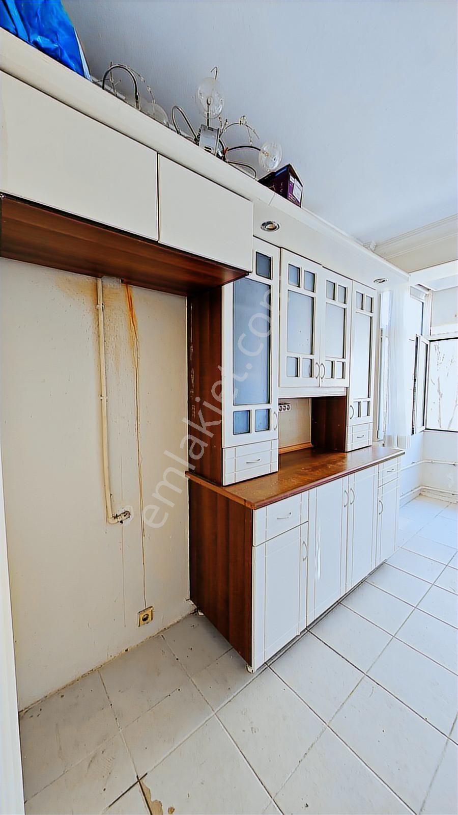 Barbaros Bulvarı Ertuğrul Sitesinde Otoparklı Klimalı Daire - Görsel 23