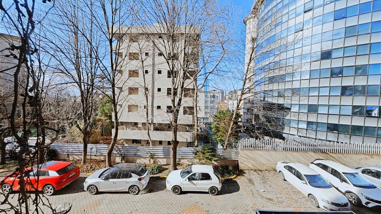 Barbaros Bulvarı Ertuğrul Sitesinde Otoparklı Klimalı Daire - Görsel 15