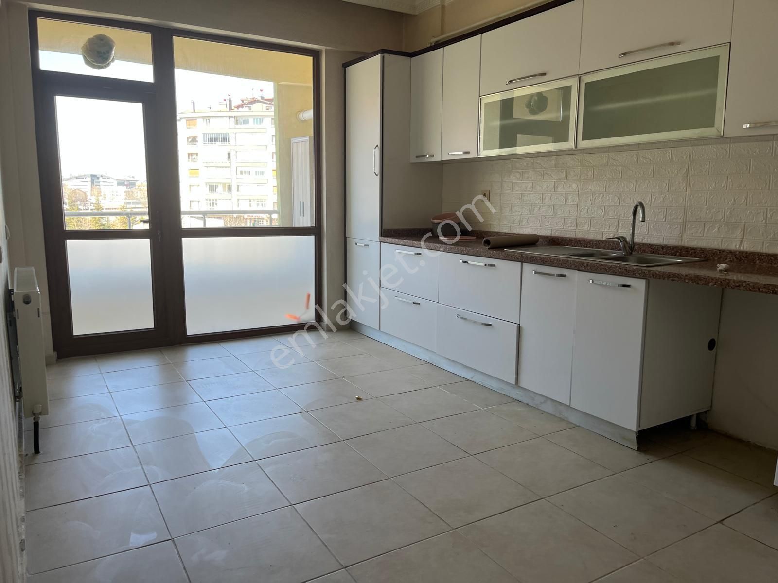 Sancak Mh Ataşehir Sitesi 3+1 Ara Kat Boş Kiralık Daire - Görsel 6