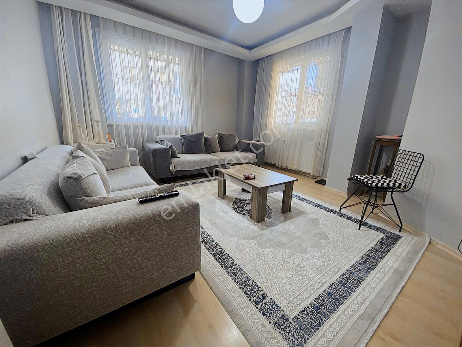 Yenidoğan Merve Mah.de Satılık 4+1 Geniş Ters Dubleks Daire