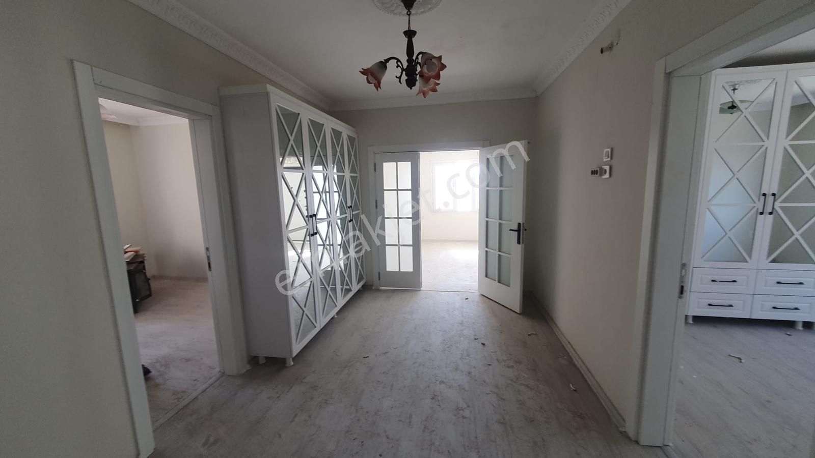 Kızılkaş Mah.de Satılık Eşyalı 2 Katlı 3+1 Müstakil Ev - Görsel 10