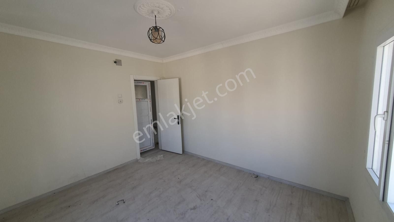 Kızılkaş Mah.de Satılık Eşyalı 2 Katlı 3+1 Müstakil Ev - Görsel 8