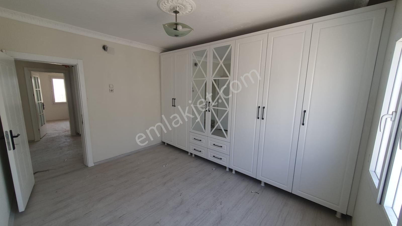 Kızılkaş Mah.de Satılık Eşyalı 2 Katlı 3+1 Müstakil Ev - Görsel 16