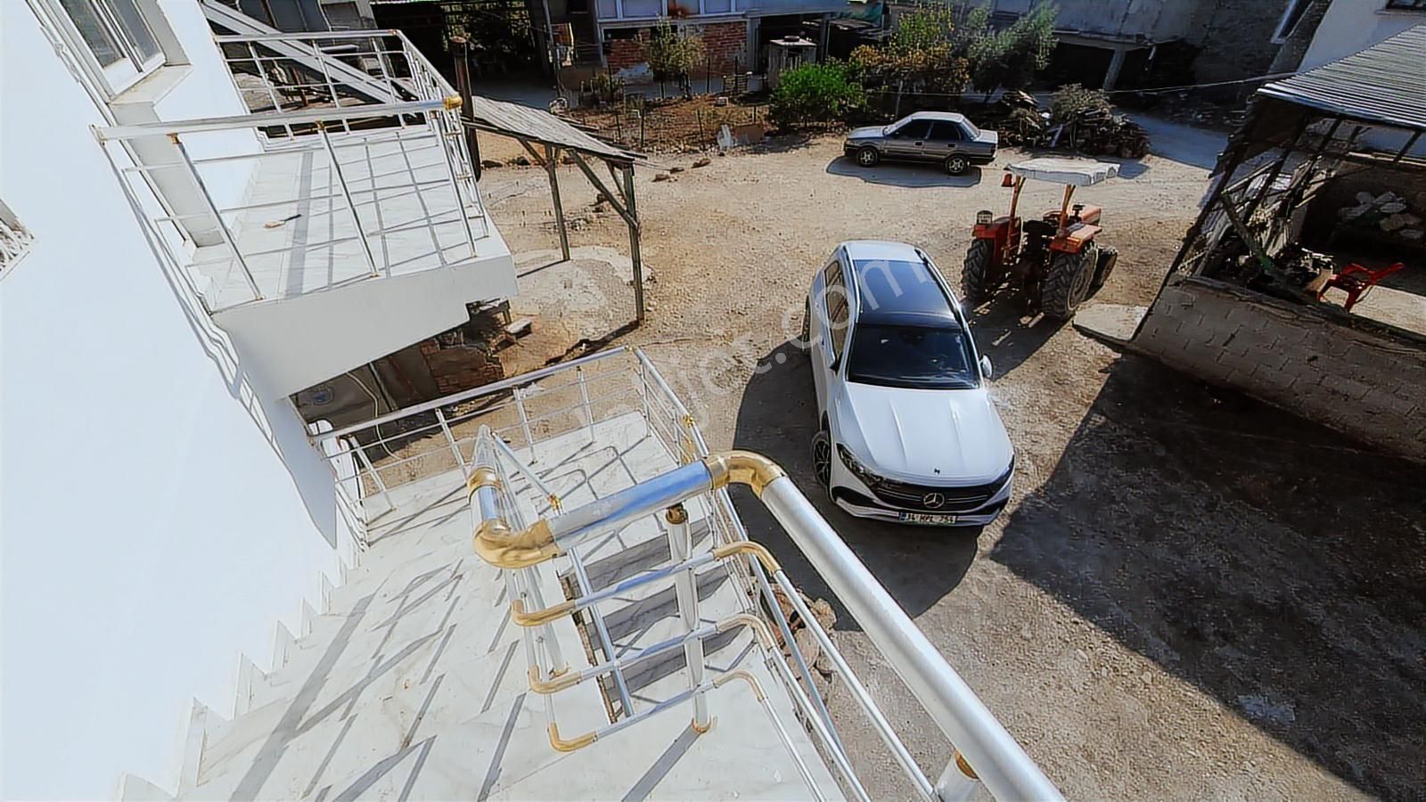 Kızılkaş Mah.de Satılık Eşyalı 2 Katlı 3+1 Müstakil Ev - Görsel 13