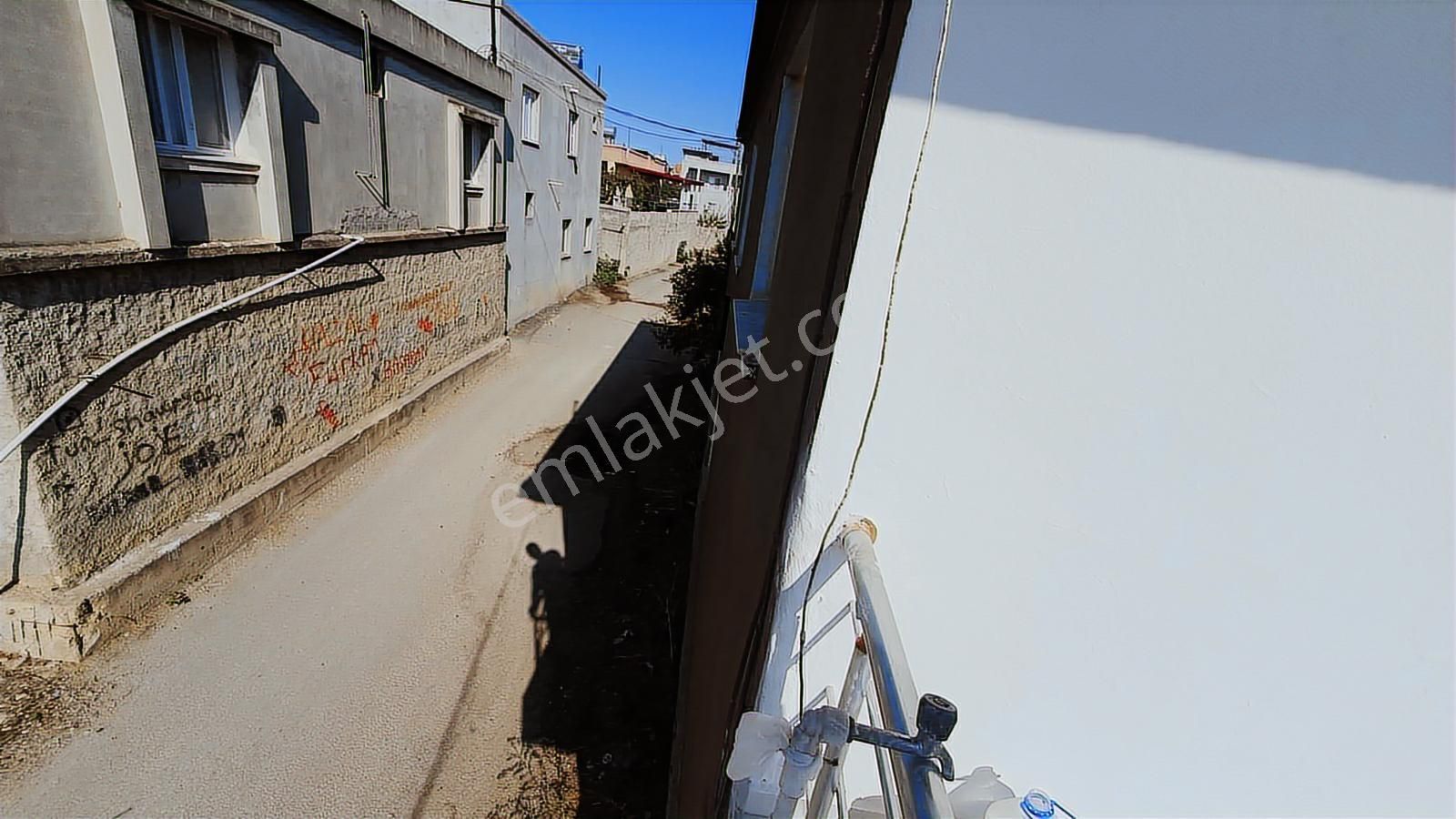 Kızılkaş Mah.de Satılık Eşyalı 2 Katlı 3+1 Müstakil Ev - Görsel 5