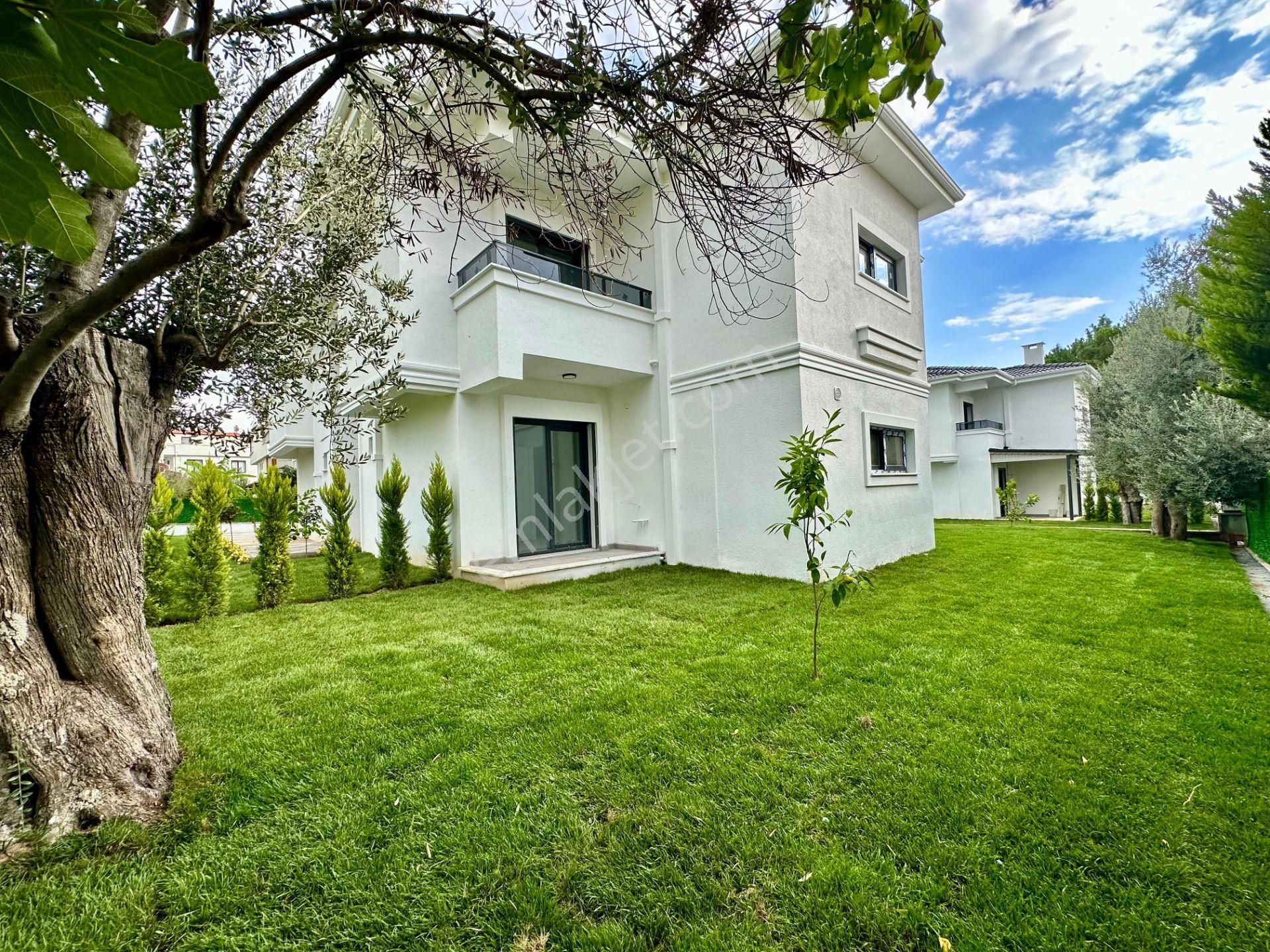 ꧁ay Emlaktan꧂küçükkuyu Mıhlı'da Butik Sitede Denize 300 M Deniz Gören Balkonlu Satılık 2+1 Daire - Görsel 4