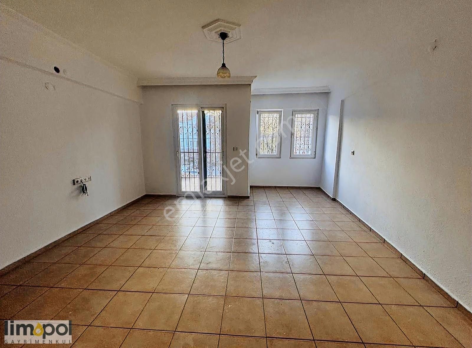 Limopol'den Kiralık 2+1 Daire - Görsel 17