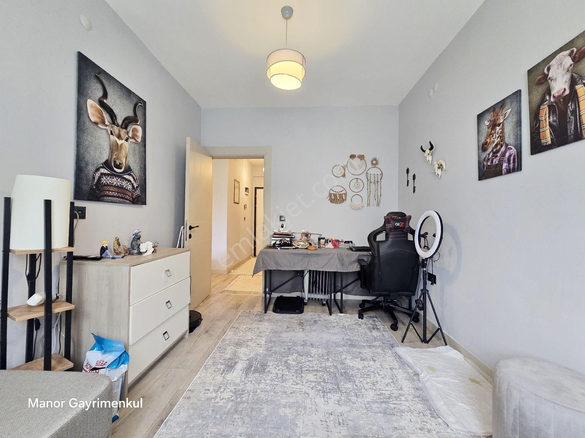 Kuşadasında 2+1 Eşyalı Havuzlu Sitede - Görsel 13