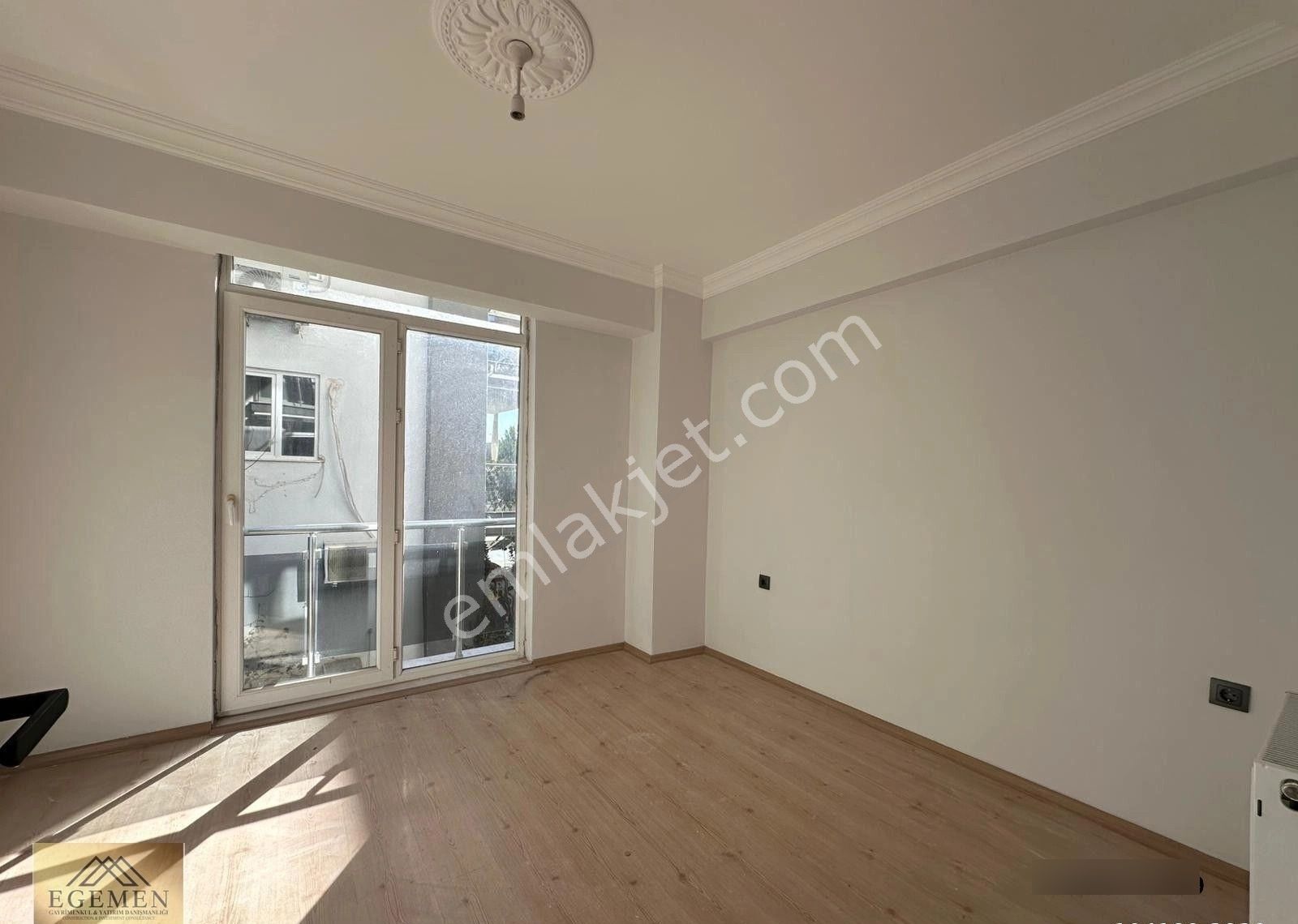 Kuşadası Ege Mahallesinde 3+1 Kiralık Daire - Görsel 4