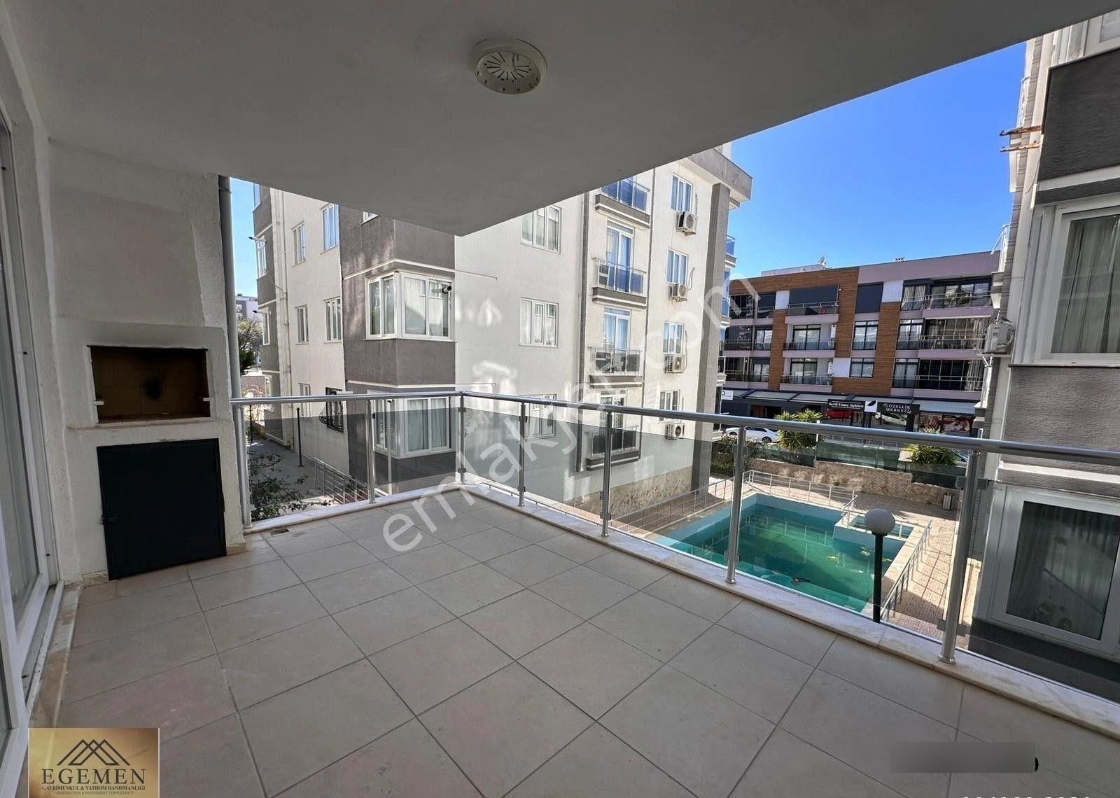 Kuşadası Ege Mahallesinde 3+1 Kiralık Daire - Görsel 2