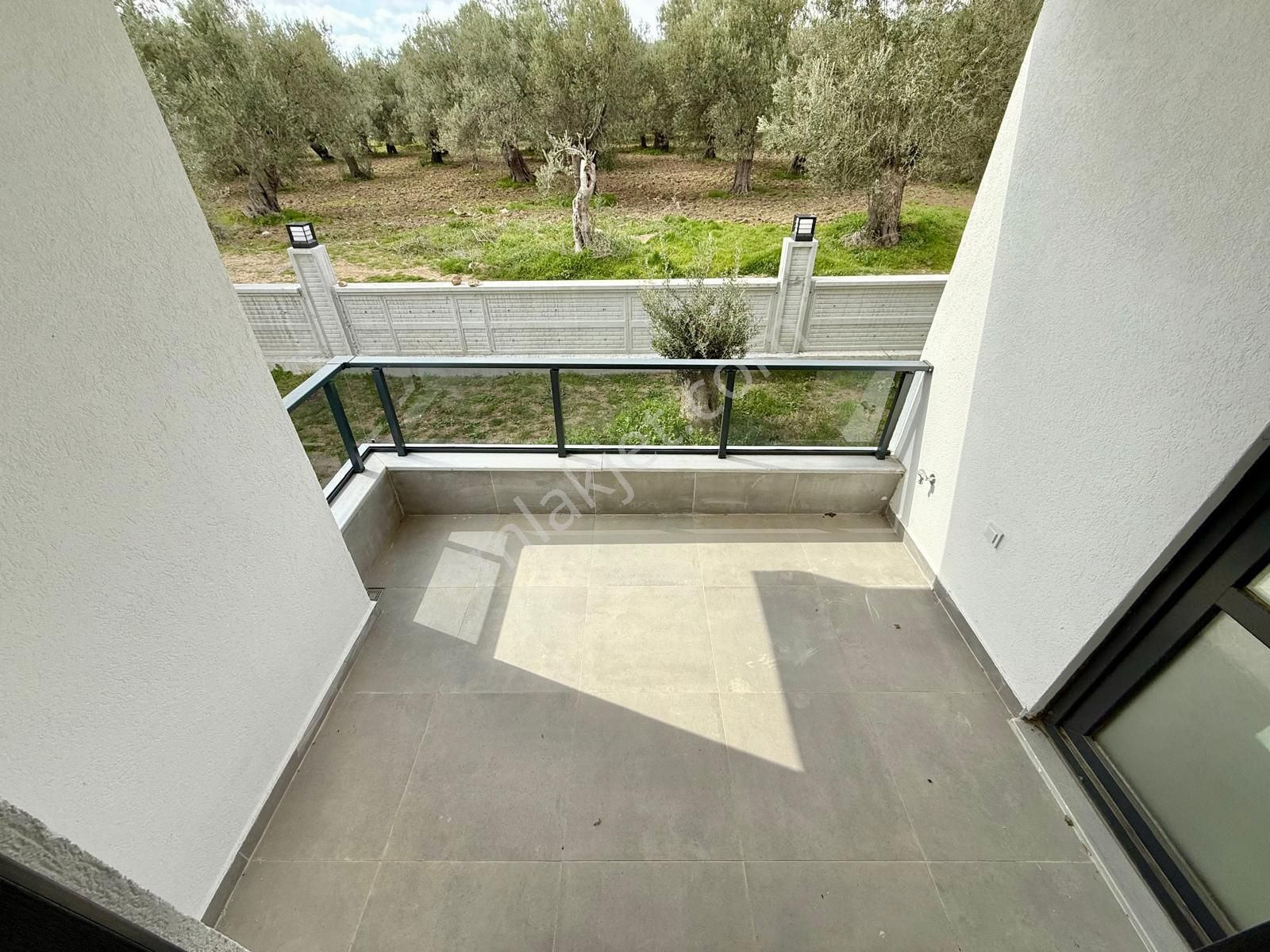 ꧁ay Emlaktan꧂küçükkuyu'da Yaşam Tarzınızı Değiştirecek Müstakil Tadında Satılık 2+1 Lüx Daire - Görsel 3