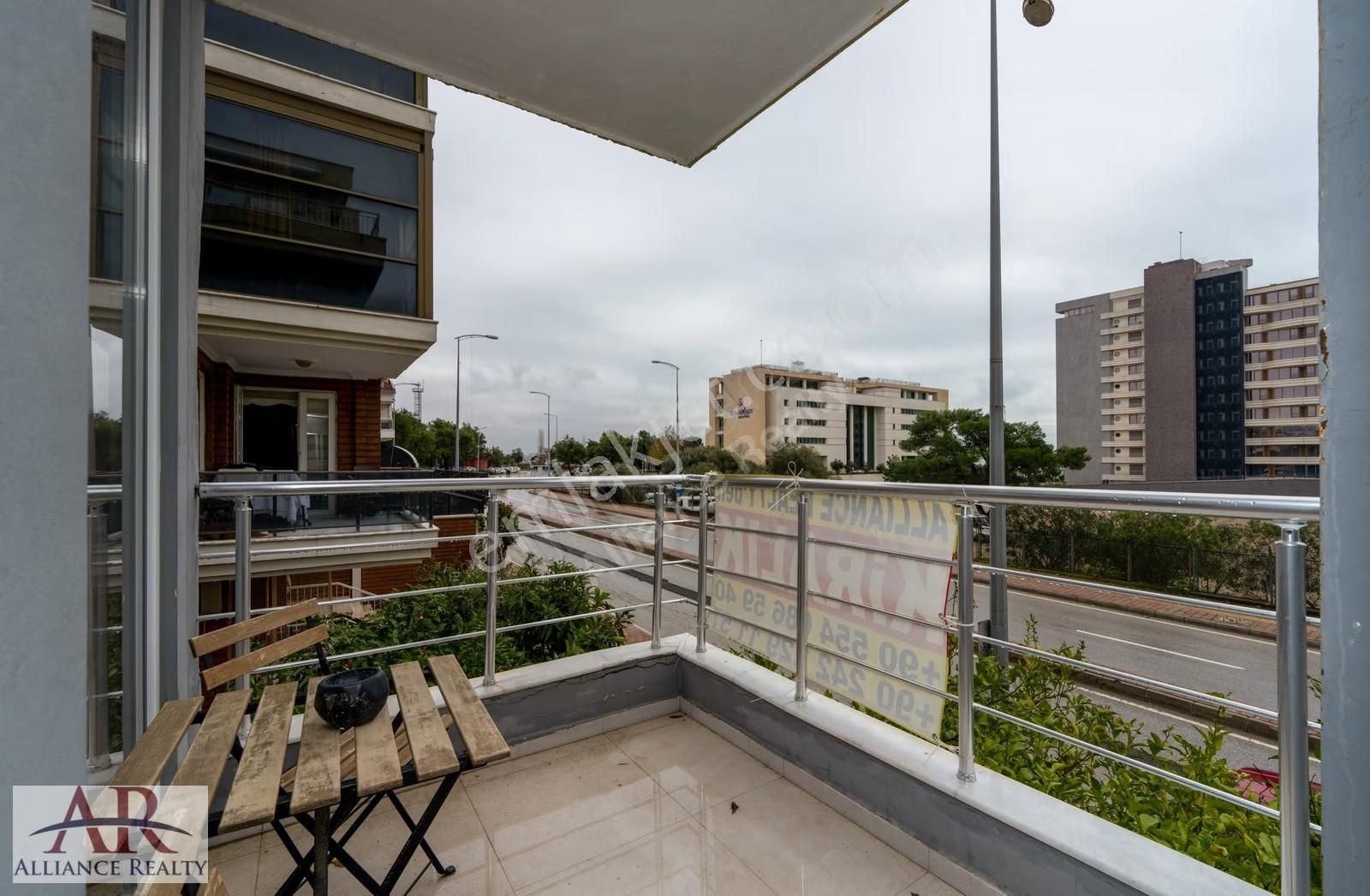 Altınkum Belediye Caddesinde Modern Eşyalı Net 105 M2 Arakat 2+1 - Görsel 7