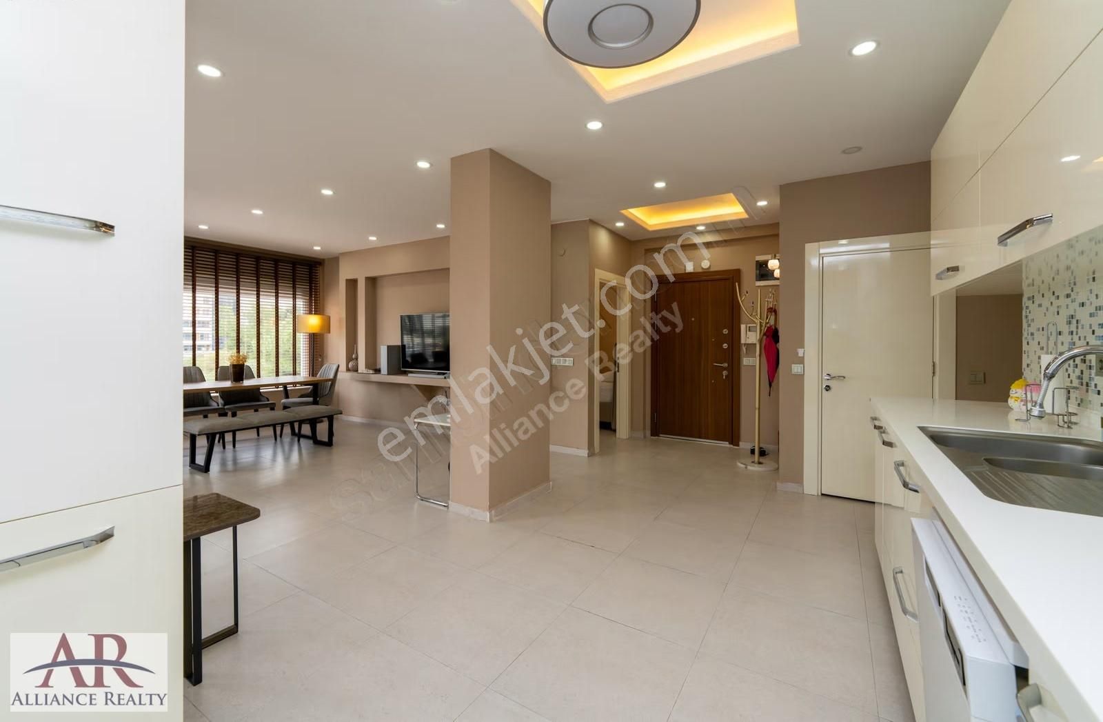 Altınkum Belediye Caddesinde Modern Eşyalı Net 105 M2 Arakat 2+1 - Görsel 18