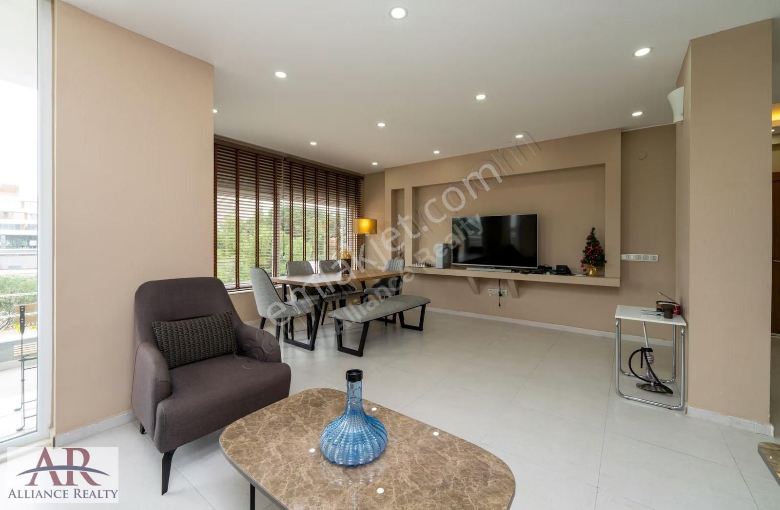 Altınkum Belediye Caddesinde Modern Eşyalı Net 105 M2 Arakat 2+1 - Görsel 33