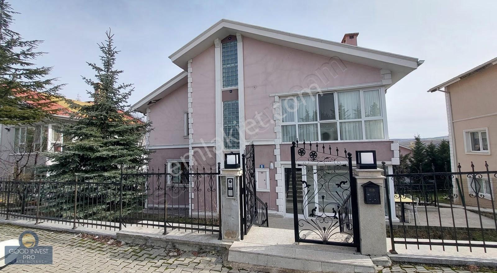Yaşamkent Özlükent Sitesi Geniş Bahçeli Yapılı 5+2 Villa - Görsel 2