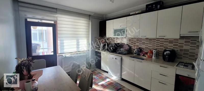 Batıkent'de Bahçeli Ara Kat Asansörlü Balkonlu Satılık 2+1 Daire - Görsel 5