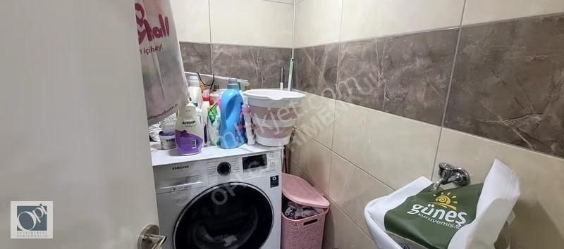 Zincirlikuyu'da Ara Kat Balkonlu Satılık 3+1 Özel Tasarım Daire - Görsel 3