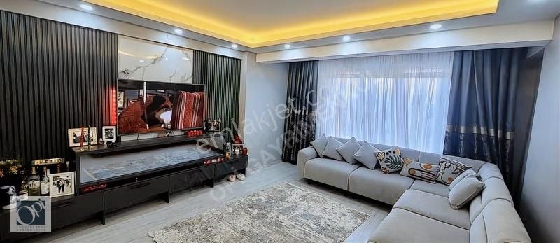 Zincirlikuyu'da Ara Kat Balkonlu Satılık 3+1 Özel Tasarım Daire - Görsel 15