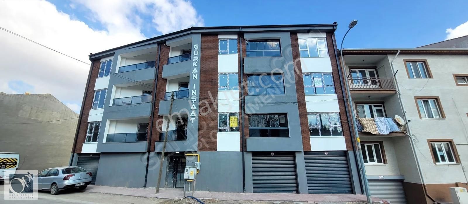 Emek'de Ara Kat Balkonlu Asansörlü Güney Cephe Sıfır 3+1 Daire