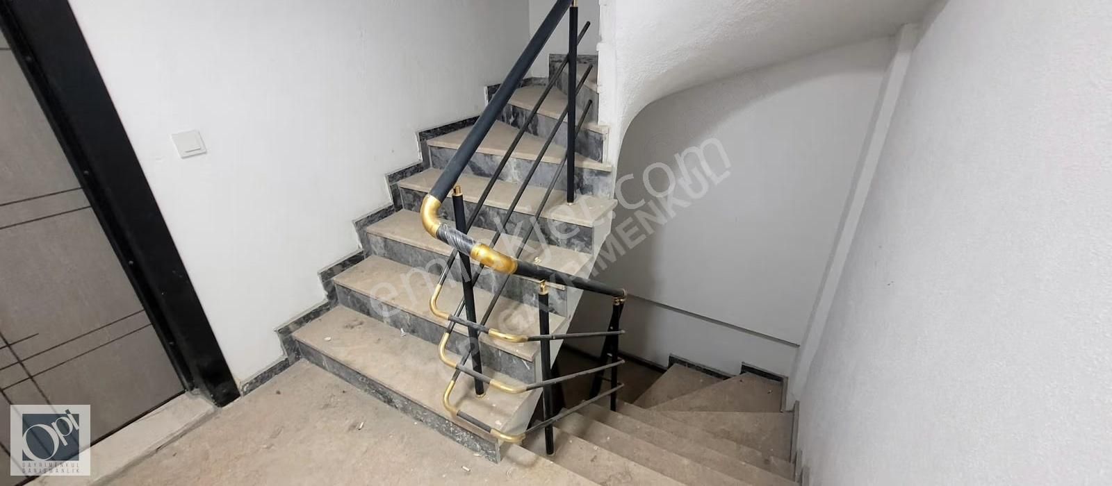 Emek'de Ara Kat Balkonlu Asansörlü Güney Cephe Sıfır 3+1 Daire - Görsel 5