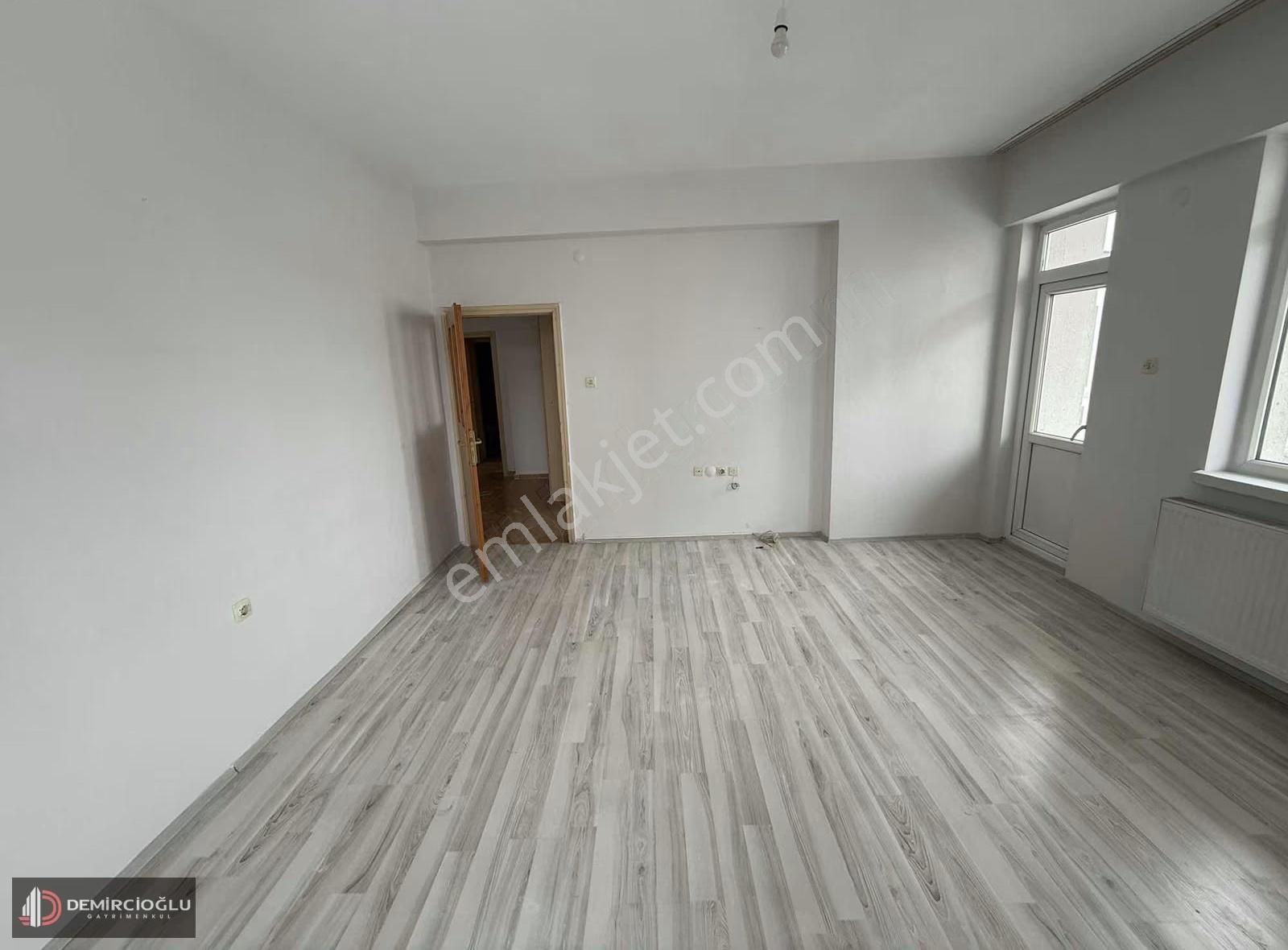 Mevlana Mah. Güney Cephe Önü Açık Temiz 3+1 Kiralık Daire - Görsel 3