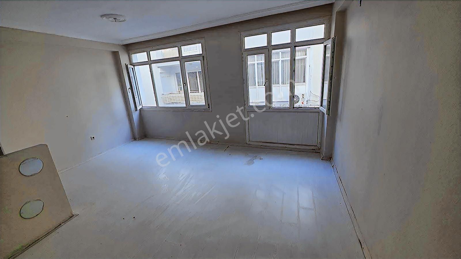 Karşıyaka Alaybeyde Kiralık 2+1 Arakat Daire - Görsel 12