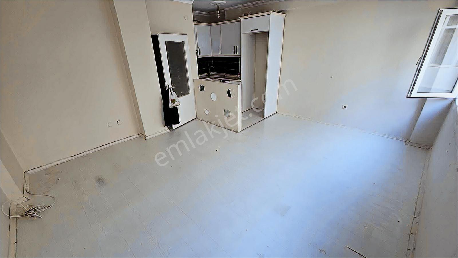 Karşıyaka Alaybeyde Kiralık 2+1 Arakat Daire - Görsel 18