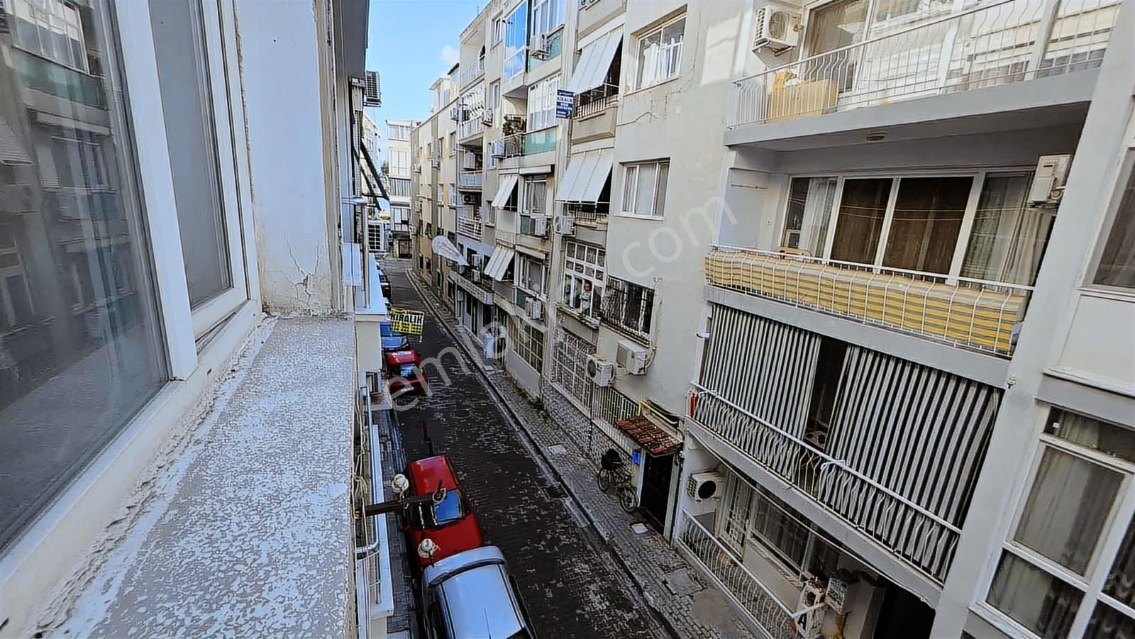 Karşıyaka Alaybeyde Kiralık 2+1 Arakat Daire - Görsel 10