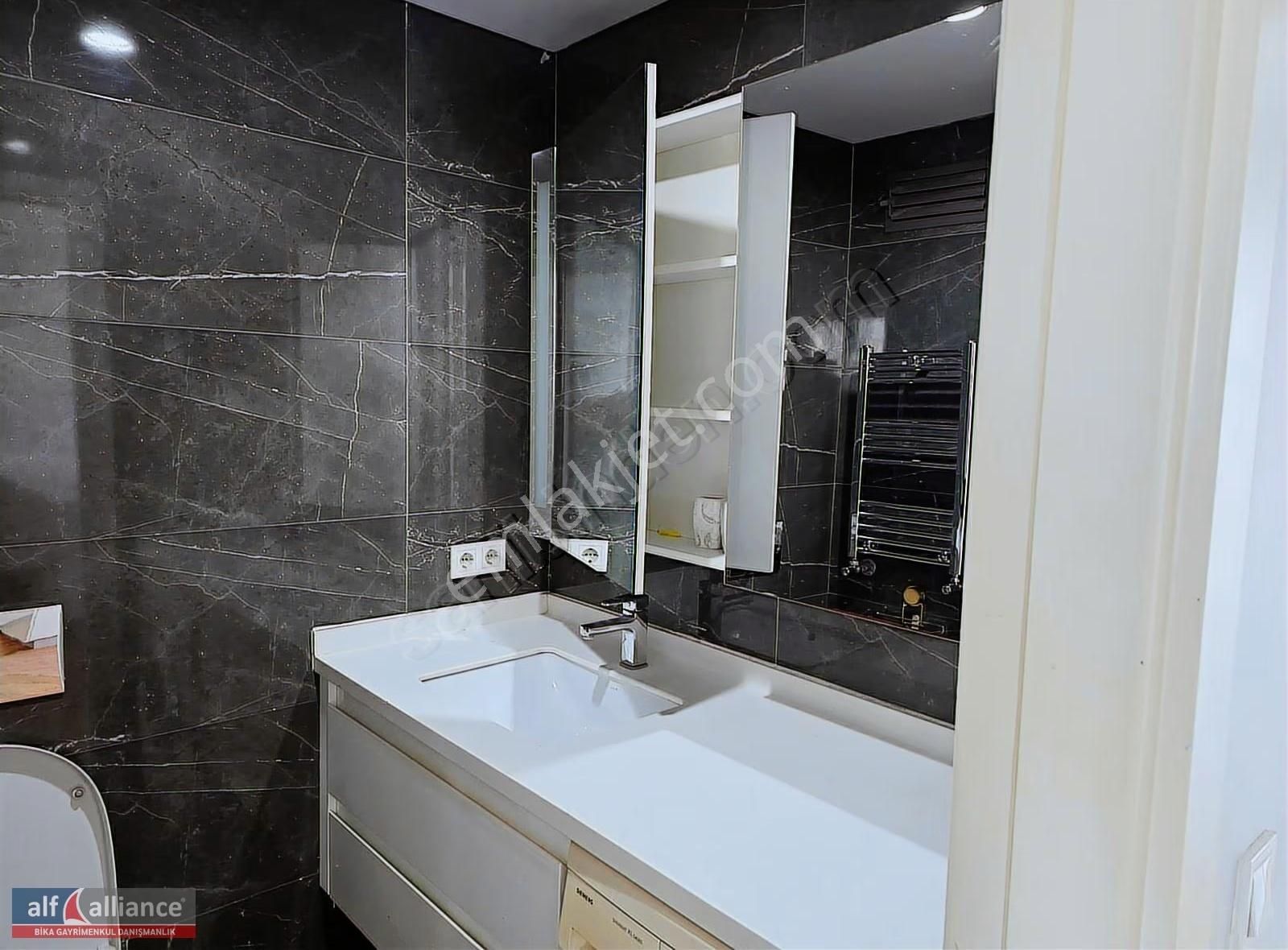 İstwest Sitesinde 75m² 1+1 Balkonlu Kısmi Eşyalı Satılık Daire - Görsel 10