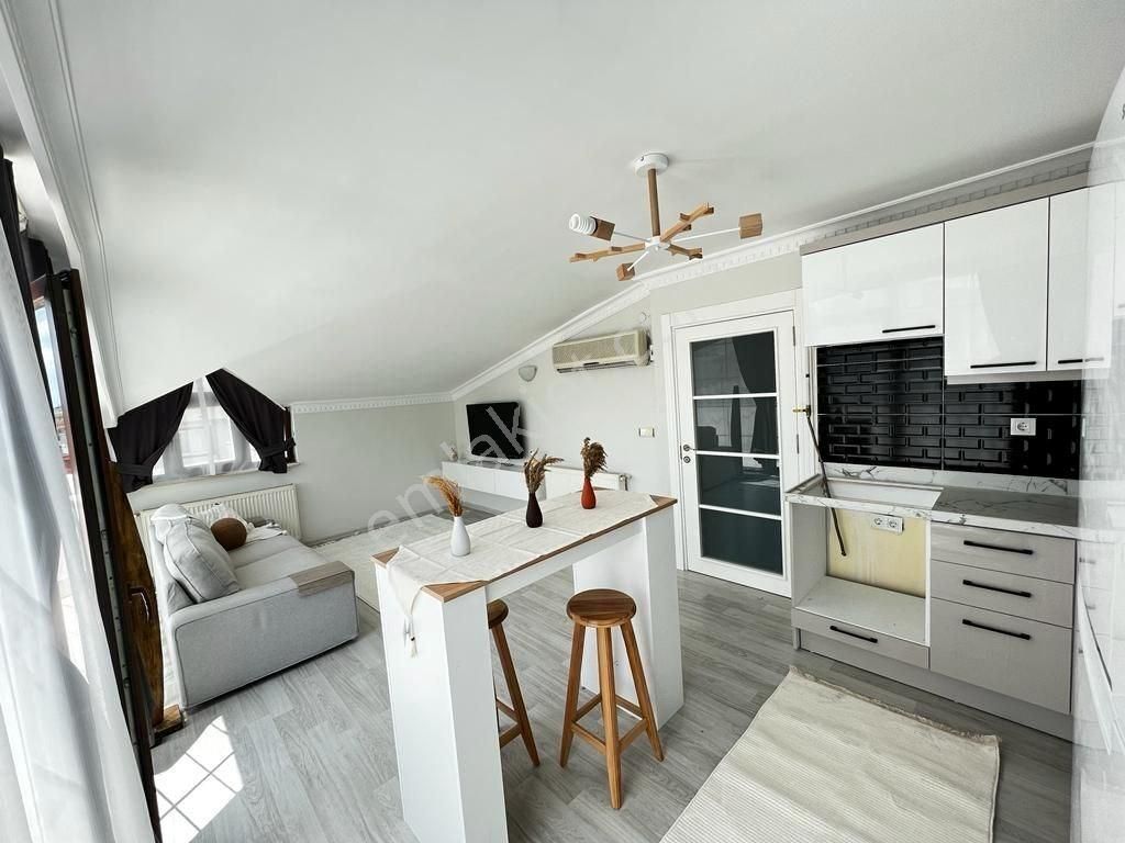 Ataşehir İnönü'de Caddeye Yakın, Full Eşyalı, Bakımlı 2+1 Keyifli Teras Daire - Görsel 8