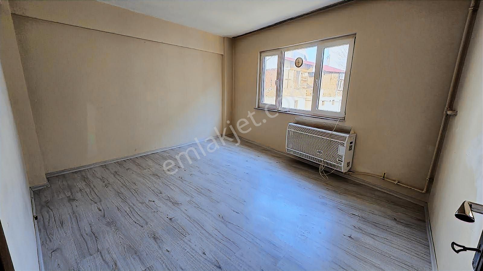 Tırpan'dan Halitpaşa Mah. Yat Limanı Mevkiinde 2+1arakat Daire - Görsel 8