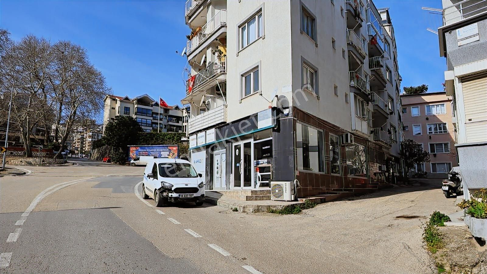 Tırpan'dan Halitpaşa Mah. Yat Limanı Mevkiinde 2+1arakat Daire - Görsel 11