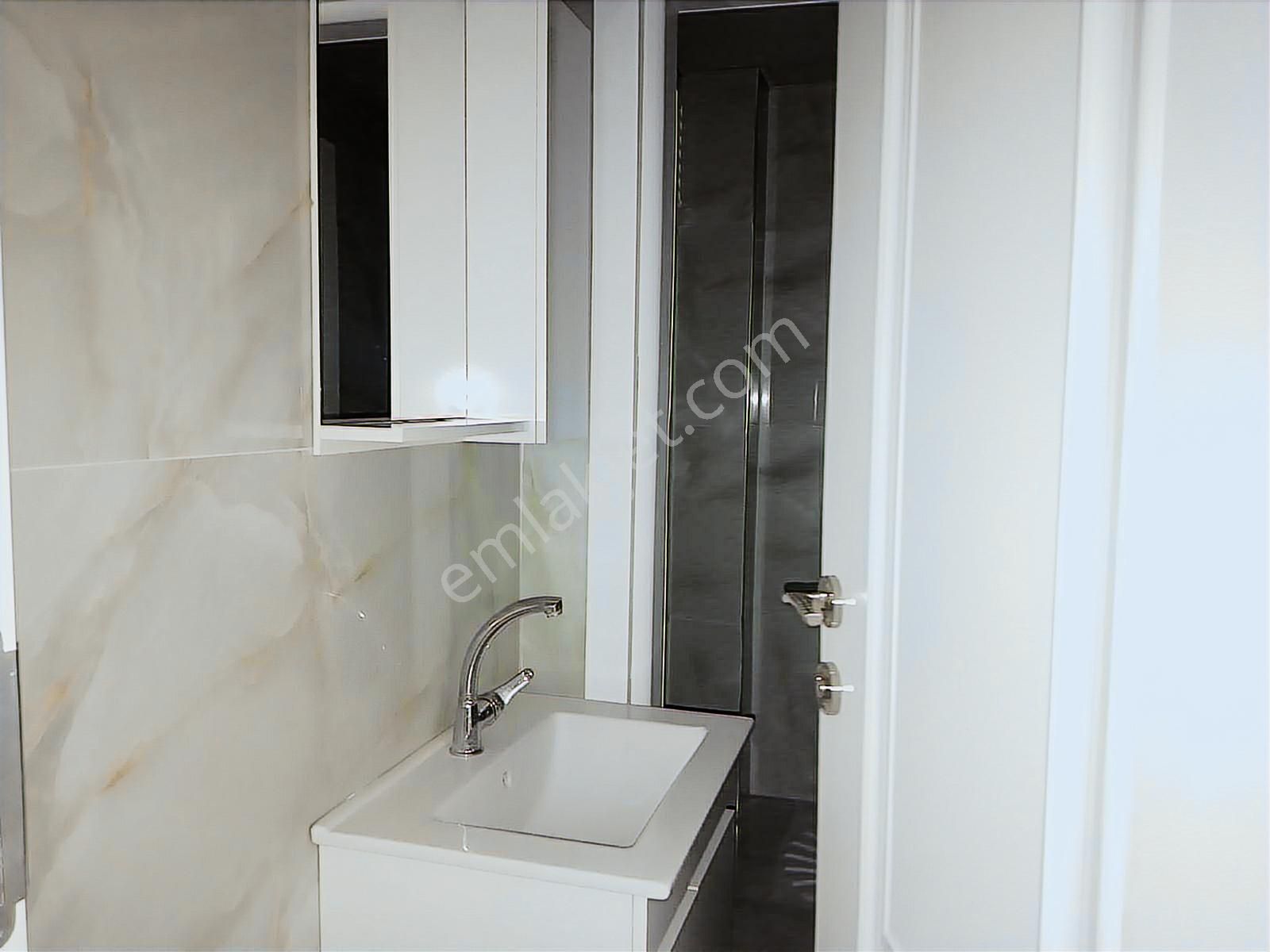 Akermax Gayrimenkulden Merkezde Satılık Ara Kat Geniş 3+1 Daire - Görsel 9