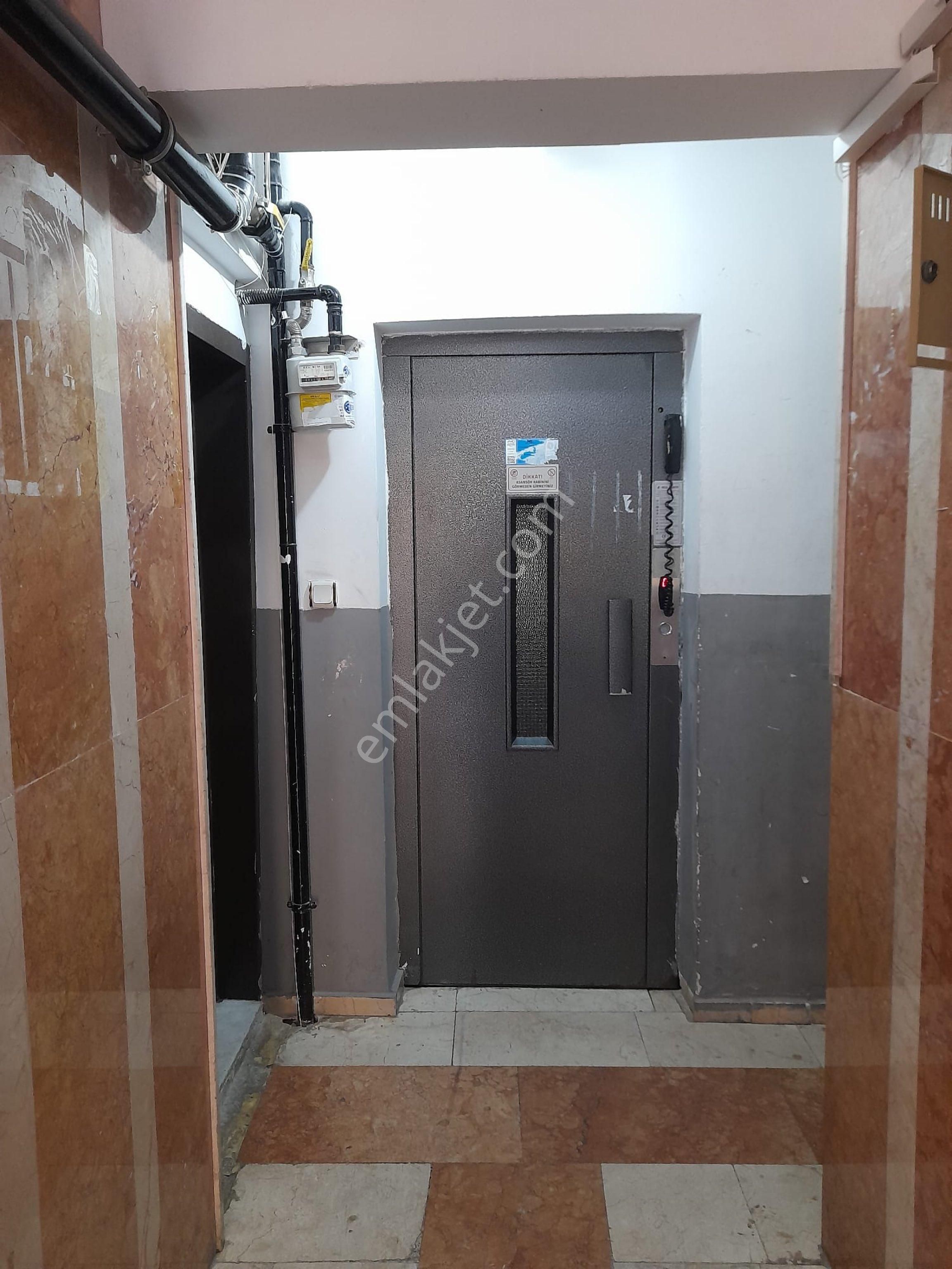 Fındıklı’da Kiralık Geniş 3+1 Daire - Görsel 13