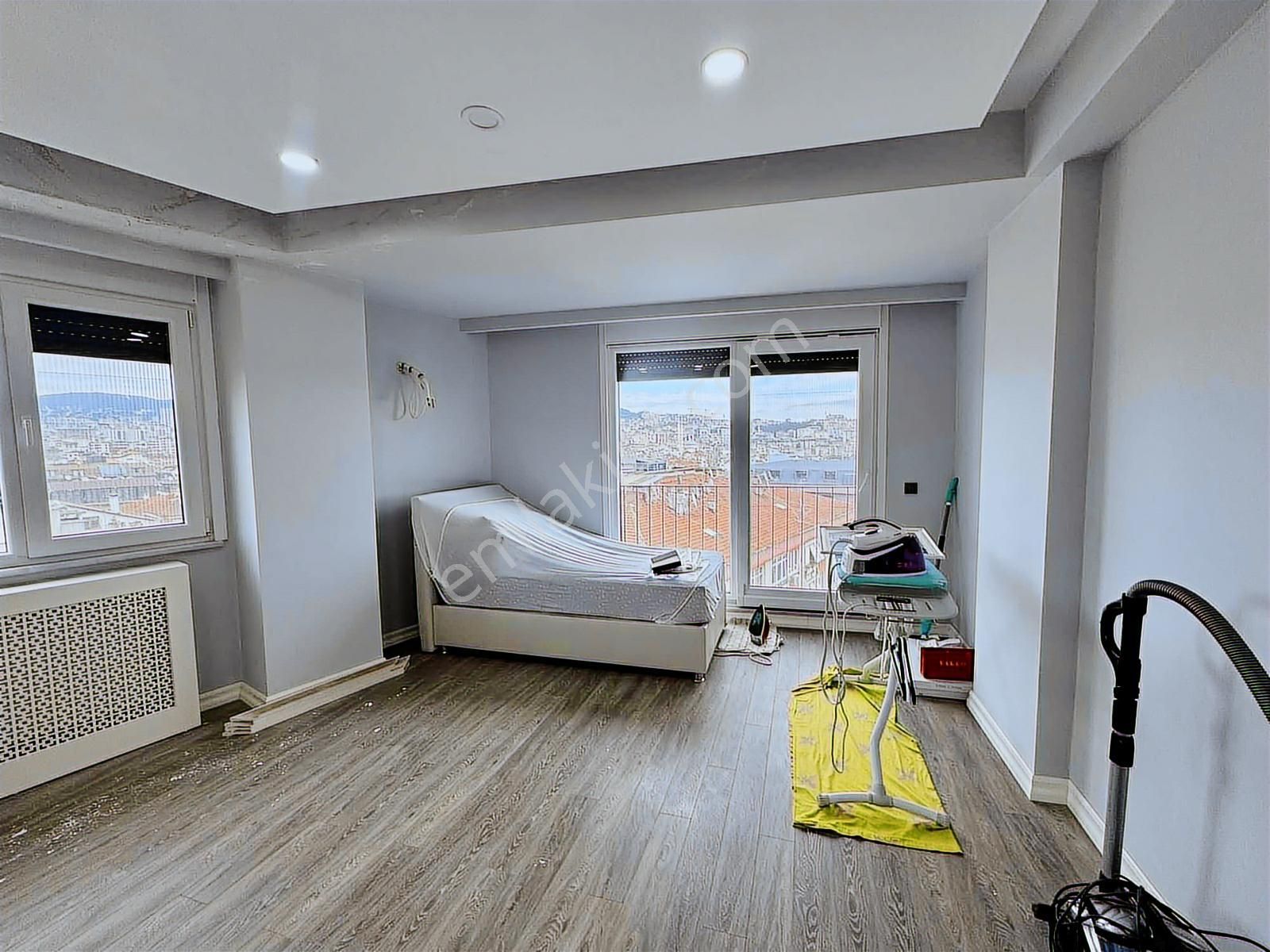 Pendik Sahilde Yeni Binada Deniz Manzaralı Çatı Dubleksi 160 M2 - Görsel 9