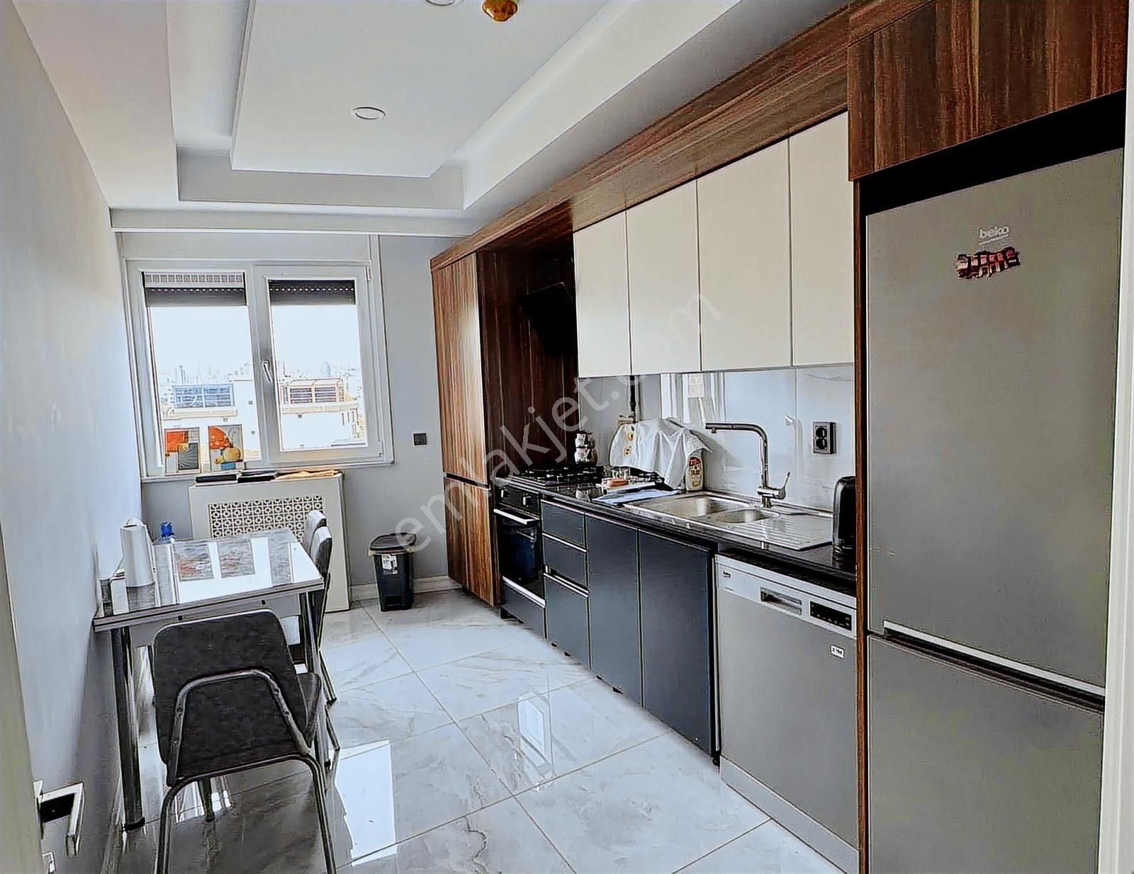 Pendik Sahilde Yeni Binada Deniz Manzaralı Çatı Dubleksi 160 M2 - Görsel 4