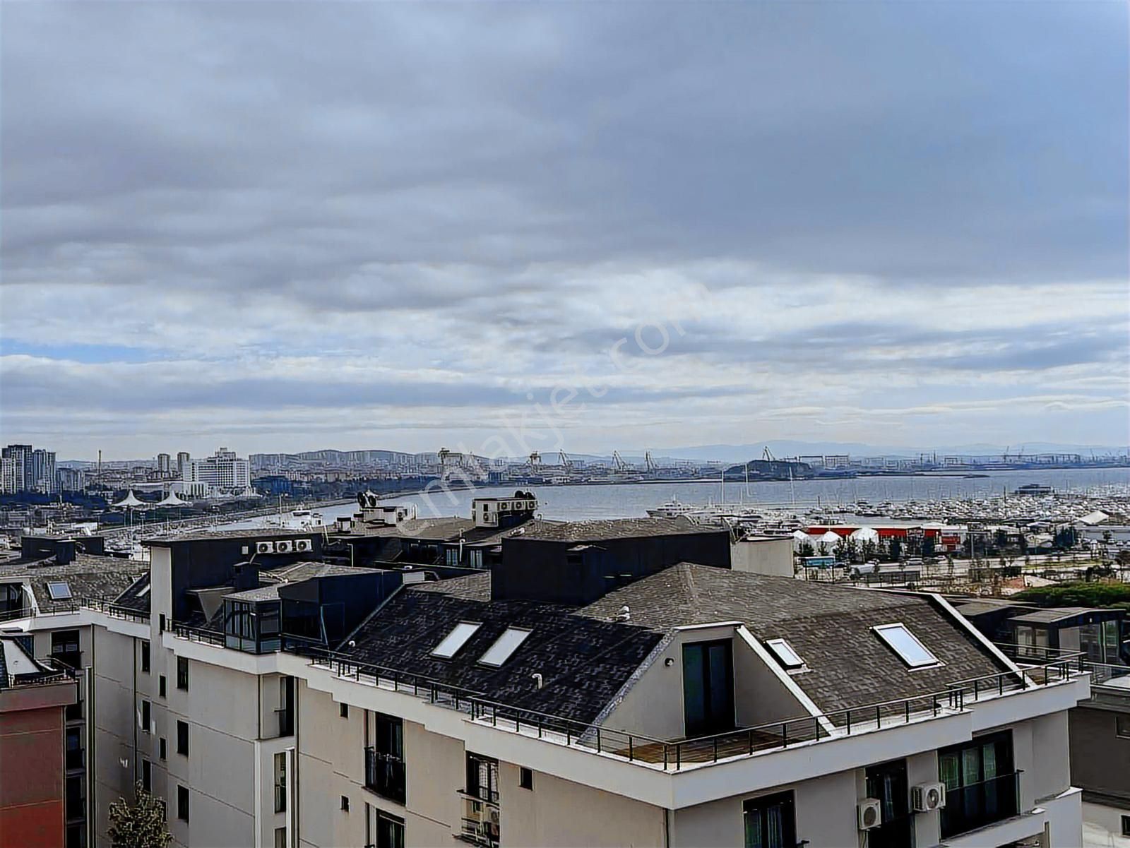 Pendik Sahilde Yeni Binada Deniz Manzaralı Çatı Dubleksi 160 M2 - Görsel 35