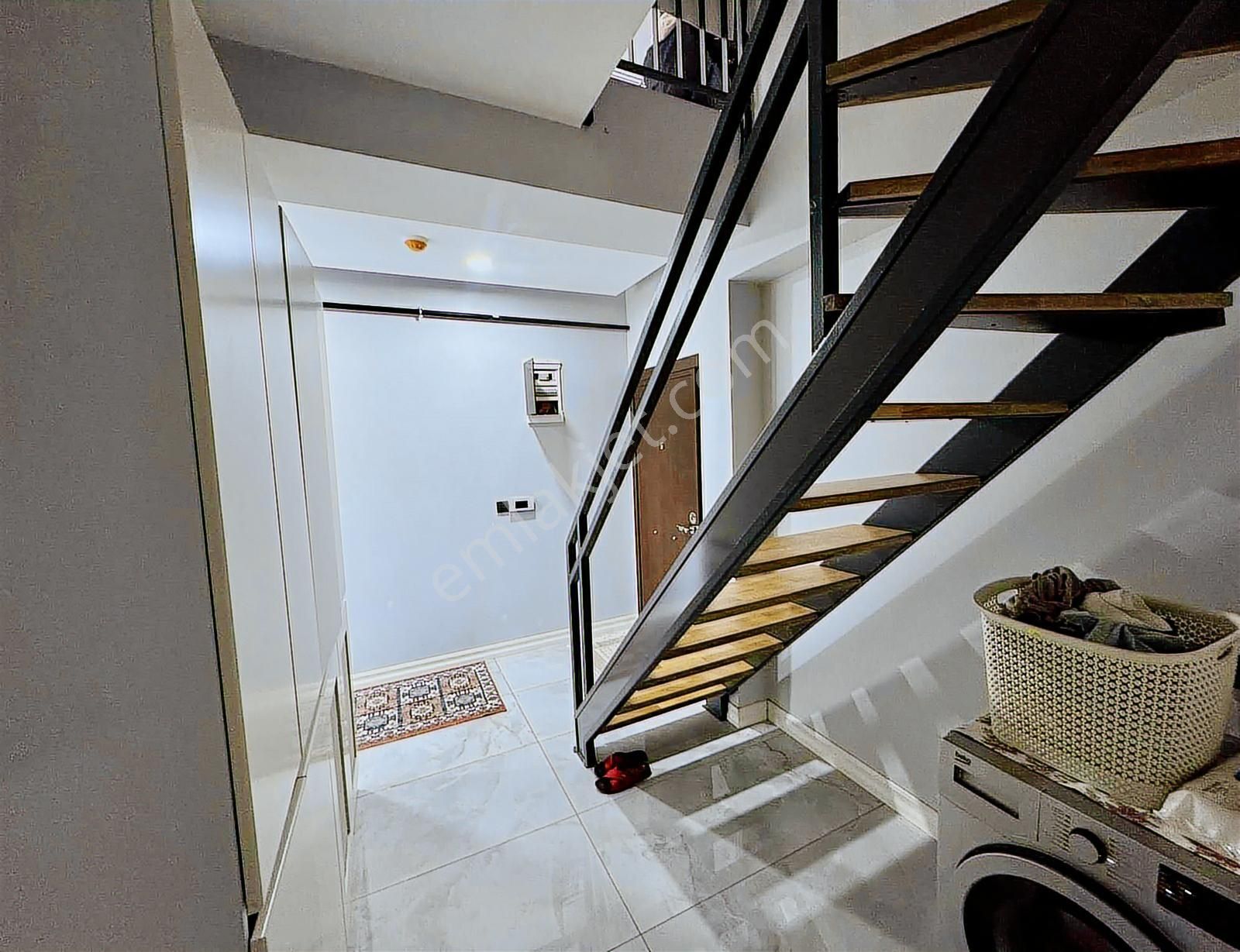 Pendik Sahilde Yeni Binada Deniz Manzaralı Çatı Dubleksi 160 M2 - Görsel 15